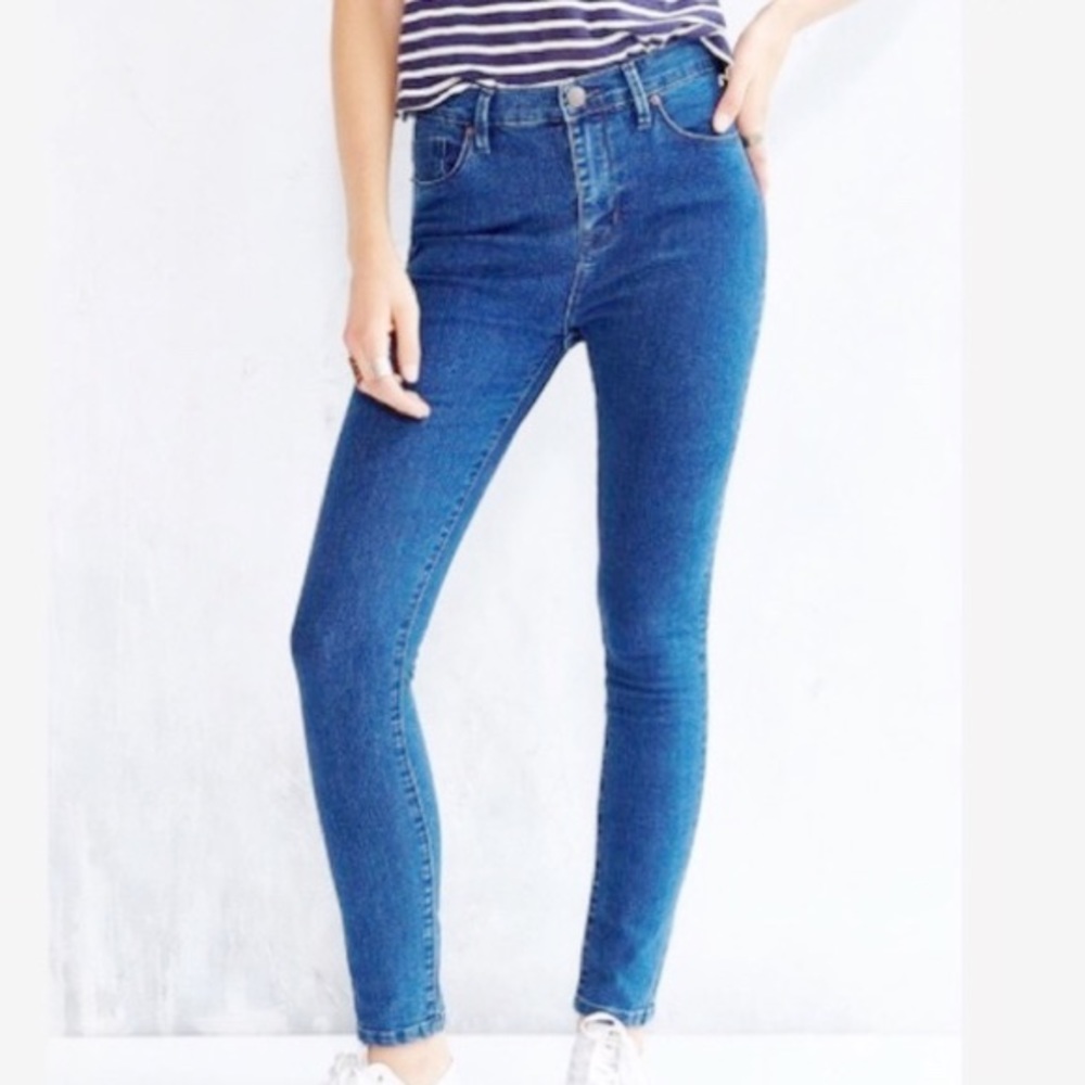 3/$20 💚 BDG high rise twig blue jean size 26